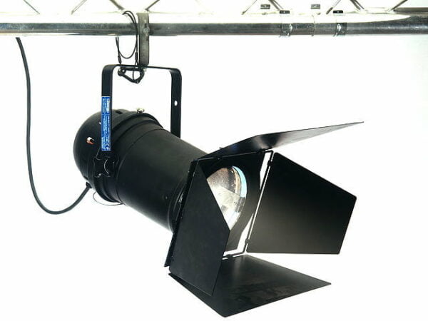 Black Pro Par64 lighting can, with bard doors.